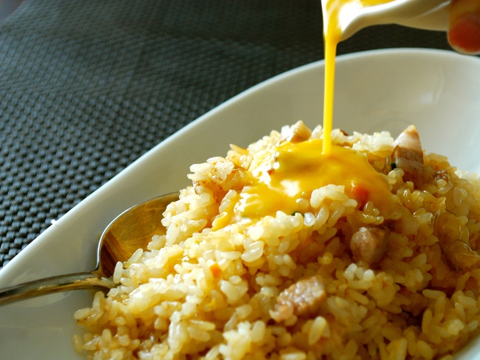 喉ごし「ちゅるん」な卵かけ炒飯(チャーハン)