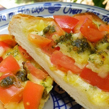 お肌のダメージ予防にリコピン!トマトdeトースト