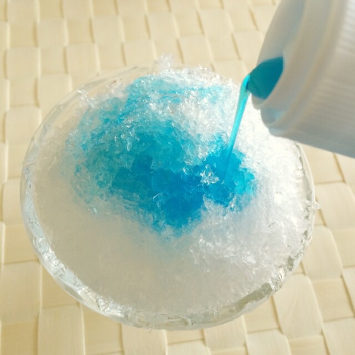 *カキ氷を作る*