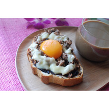 海苔の佃煮とひき肉のチーズトースト