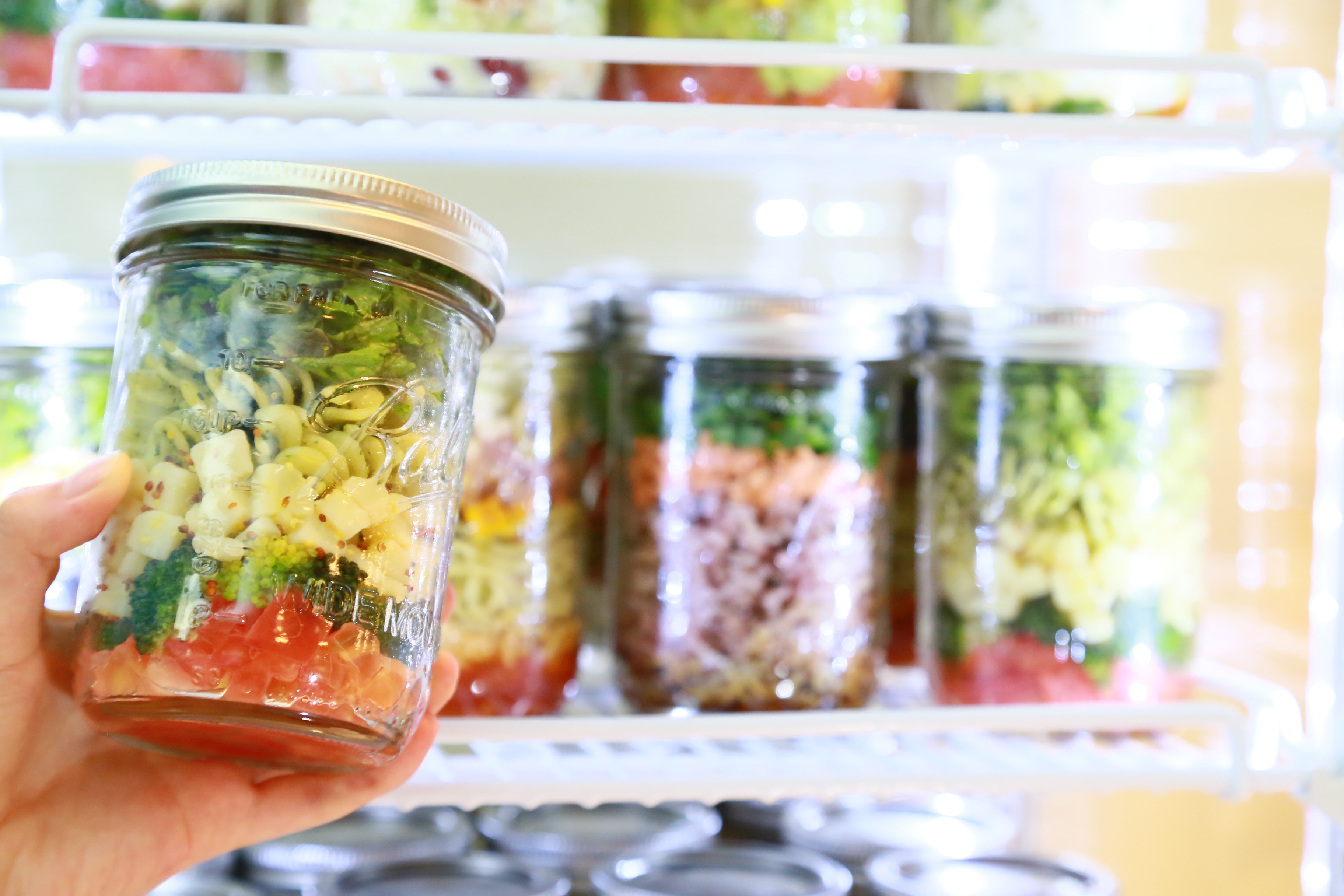 暮らしニスタのアイデアが「ヘルシーインカップス」で商品化! オフィスで働く人たちに健康的なジャーメニューを☆