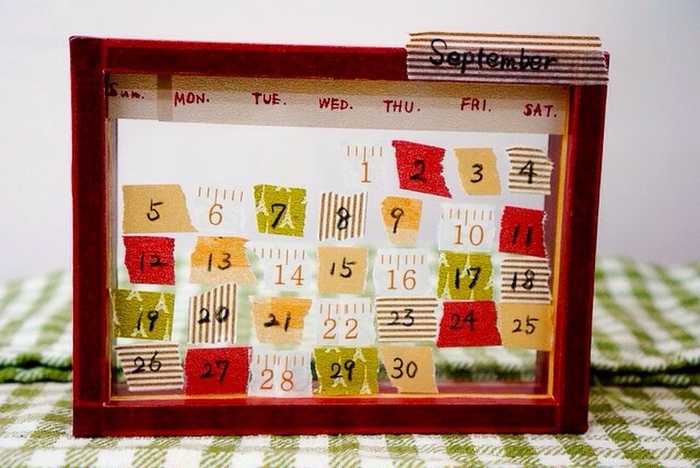 手順5.月のマステを木枠に貼りつければ完成!