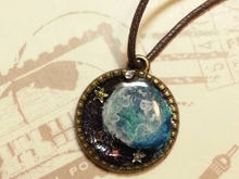 マニキュアと100均レジンで地球アクセサリー