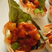 餃子の皮で簡単★具だくさんミートカナッペ