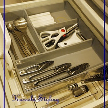 食器棚の引き出しには、”万能選手”を収納