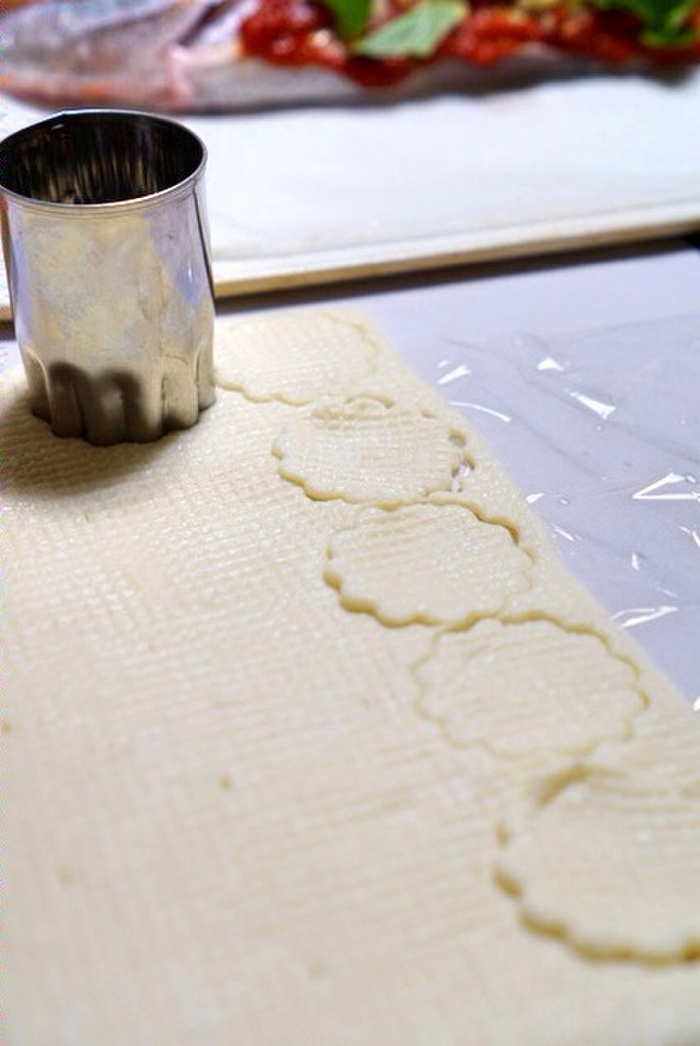 5.パイシートの型抜きをします。