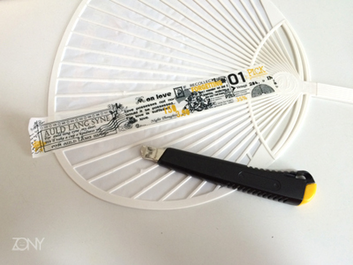 マスキングテープを貼っていきます