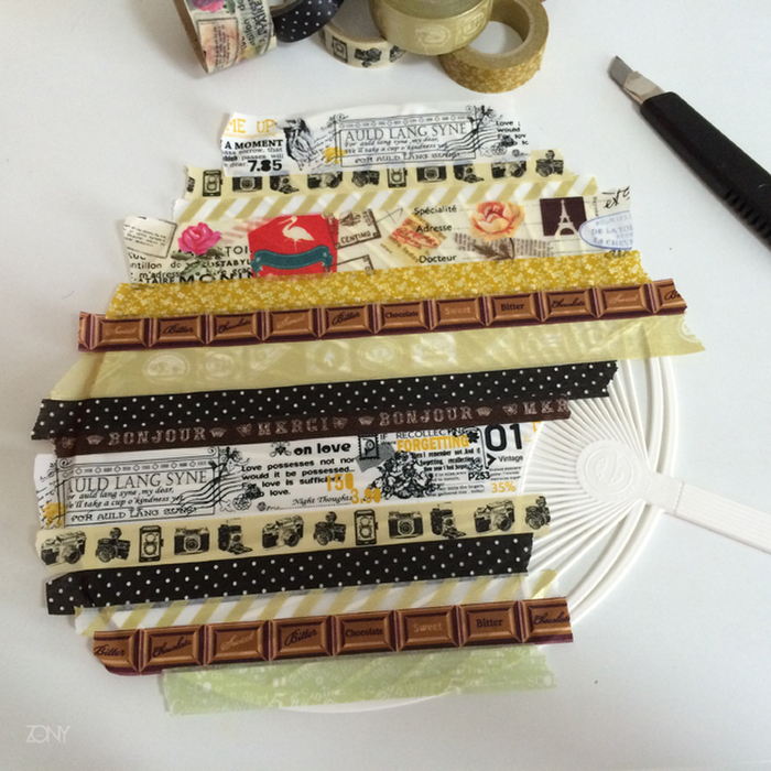 マスキングテープを全体に貼りました