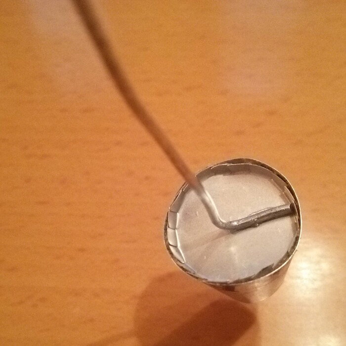 ピック部分のワイヤーを付ける