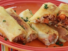 ミートソース2日目は♪春巻きの皮でミートパイ☆