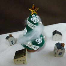 簡単!エコキャップで小さなクリスマスツリー