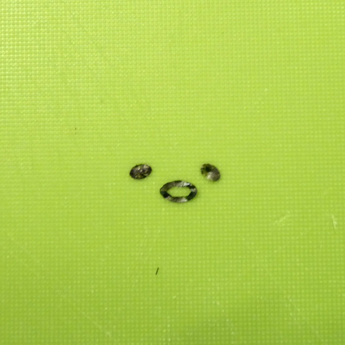 海苔を切る時は眉切りバサミを使うといいです!