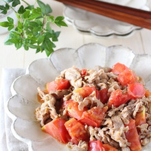 5分で簡単&疲労回復に期待!!豚肉とトマトのにんにく塩炒め