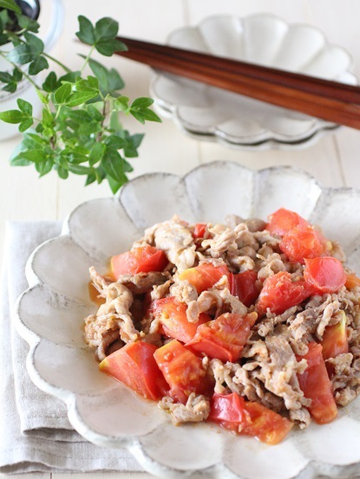 5分で簡単&疲労回復に期待!!豚肉とトマトのにんにく塩炒め
