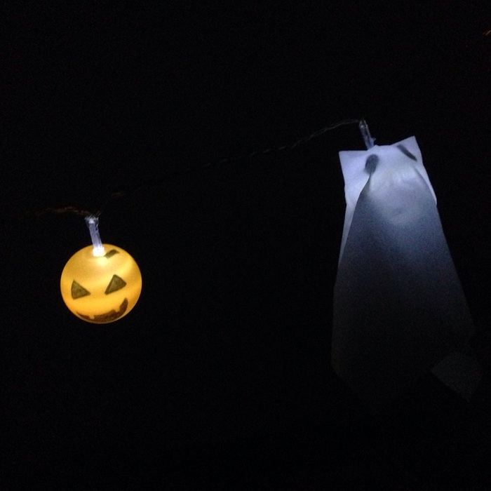 光るとこんな感じです。