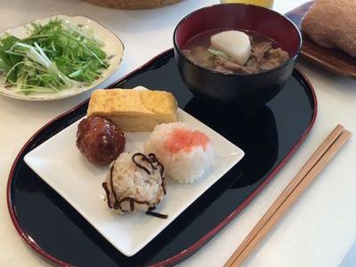 一人ずつの折敷に取り分けて特別感をプラス