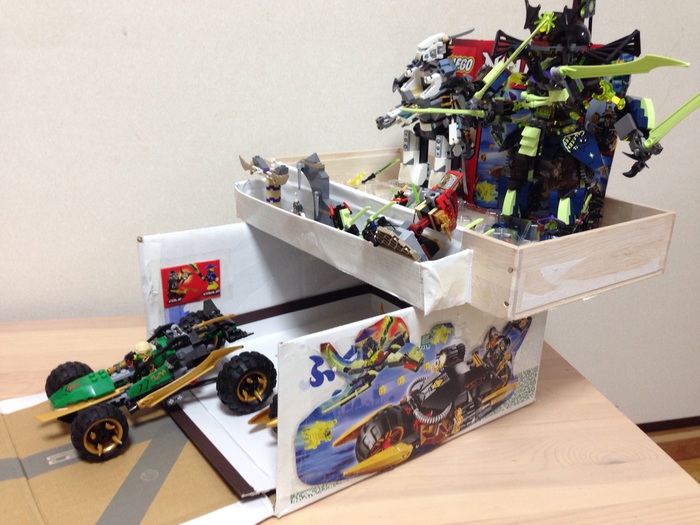 段ボールと素麺木箱と卵パックで収納&出動基地!