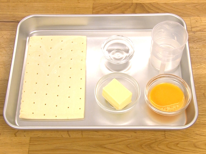 生地の材料を用意します。