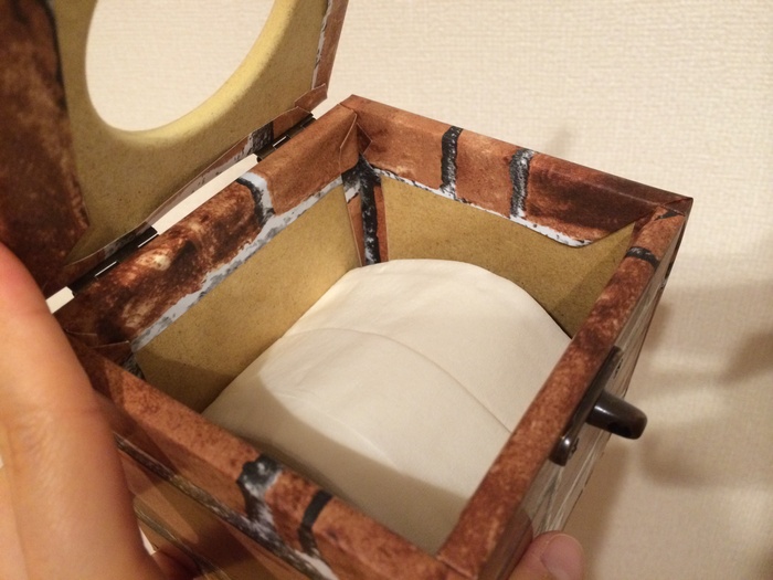 ポケットティッシュを入れて…