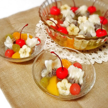 餃子の皮で簡単ひんやりデザート《もちもち白玉団子風フルーツポンチ》