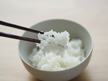 【比べてみた】ご飯を炊く時に入れると美味しくなる隠し味はどれ?