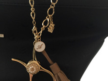 ケーキみたいな煌めくグローブホルダー