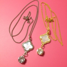 つないでいくだけで出来るヴァンクリ風ペンダント~マザーオブパールVer.