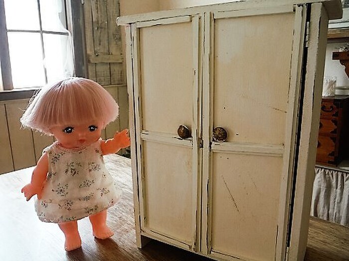 ダイソーの工作板で作る!メルちゃんのクローゼット