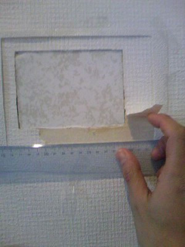 破れた壁紙の直し方