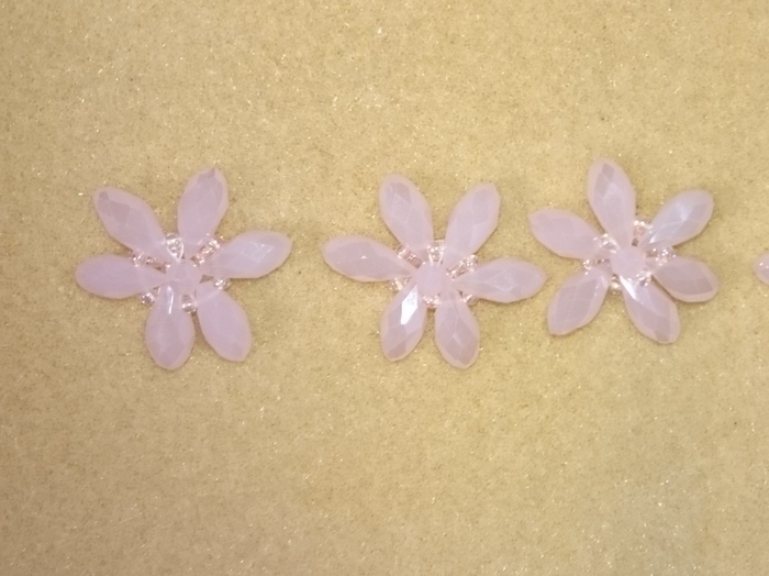 花のモチーフを作る