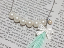 リボンレースと刺繍糸でタッセルのネックレスをハンドメイド