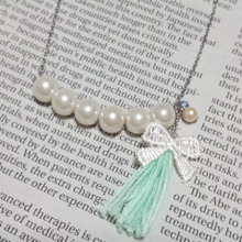 リボンレースと刺繍糸でタッセルのネックレスをハンドメイド