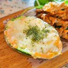 見た目が悪いアボカドにも使える♪簡単☆うまい❤︎明太マヨチーズ焼き♪