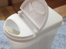 コンパクトな食洗器洗剤入れ