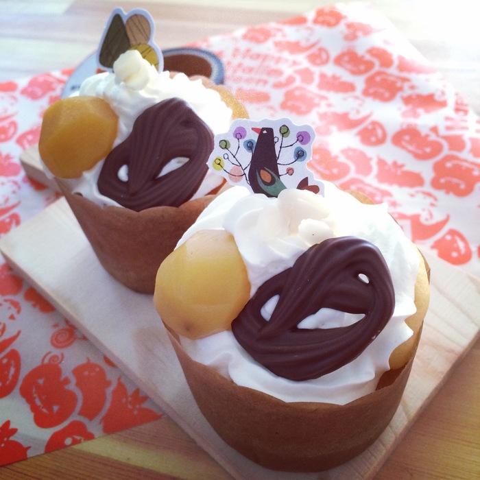 秋スイーツ☆ココアとチョコの栗カップケーキ