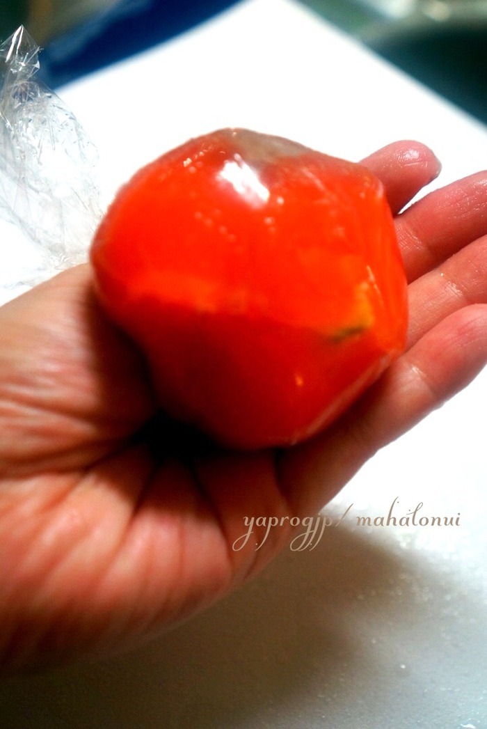 手順3.ラップで包んで絞る