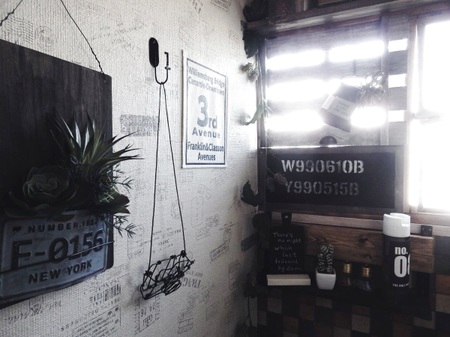 100均アイテムを使ってcafe風なトイレ