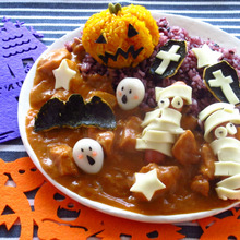 マッサマンカレーでハロウィンカレー