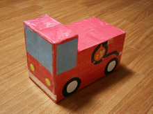 牛乳パックで子どもの消防車を作ってみました!