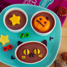 みかんのジャコランタンとチョコプリンの黒猫ちゃん