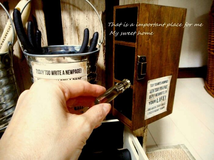 ここは、可動式の収納に