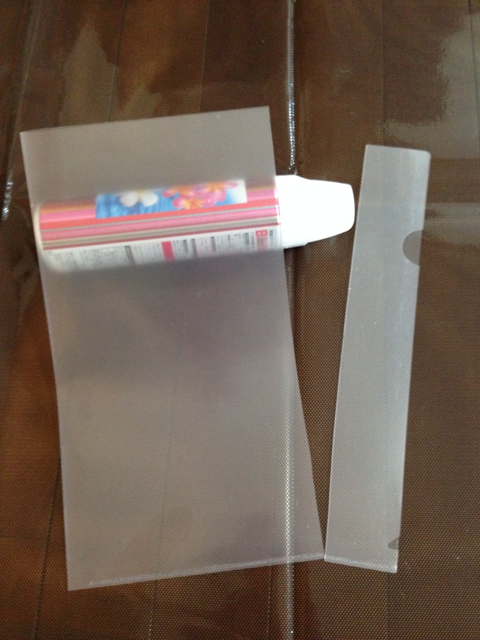 クリアファイルをカット