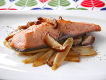 今が旬!とっても美味しい秋鮭の甘酢ソテー