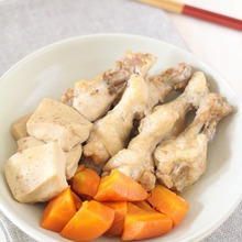 WMFの圧力鍋DE鶏手羽元と人参の煮物
