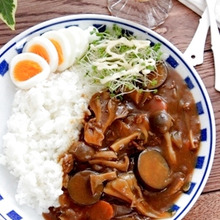 牛肉&ナスとの相性もばっちり★秋のフンギカレーはいかが?