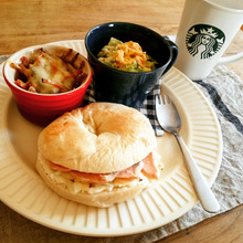 簡単サイドメニュー&蒸しサーモンクリームチーズのヘルシーBAGELワンプレートランチ