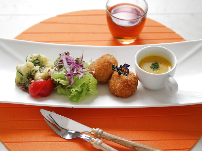 長方形の大皿でおしゃれに盛り付け!カフェワンプレートのポイント♩