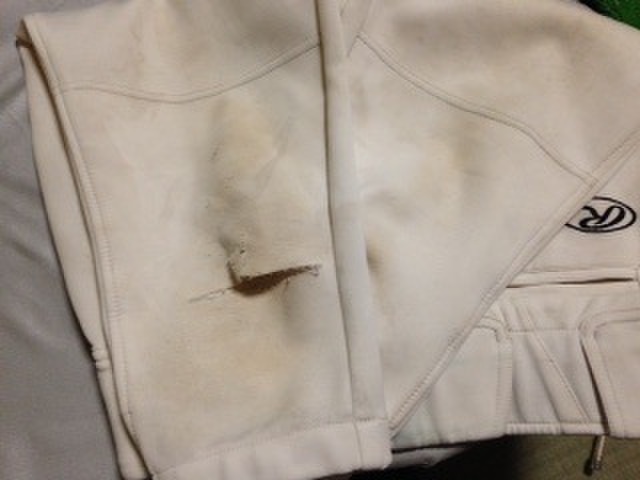 野球のユニフォームのズボンの簡単補修