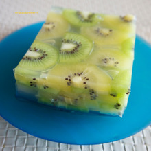 簡単!並べて流せばフォトジェニックなスイーツ ほぼキウイの寒天