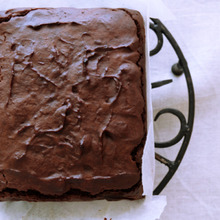 子どもでも簡単に作れる!卵も牛乳も使わない「お豆腐のチョコケーキ」